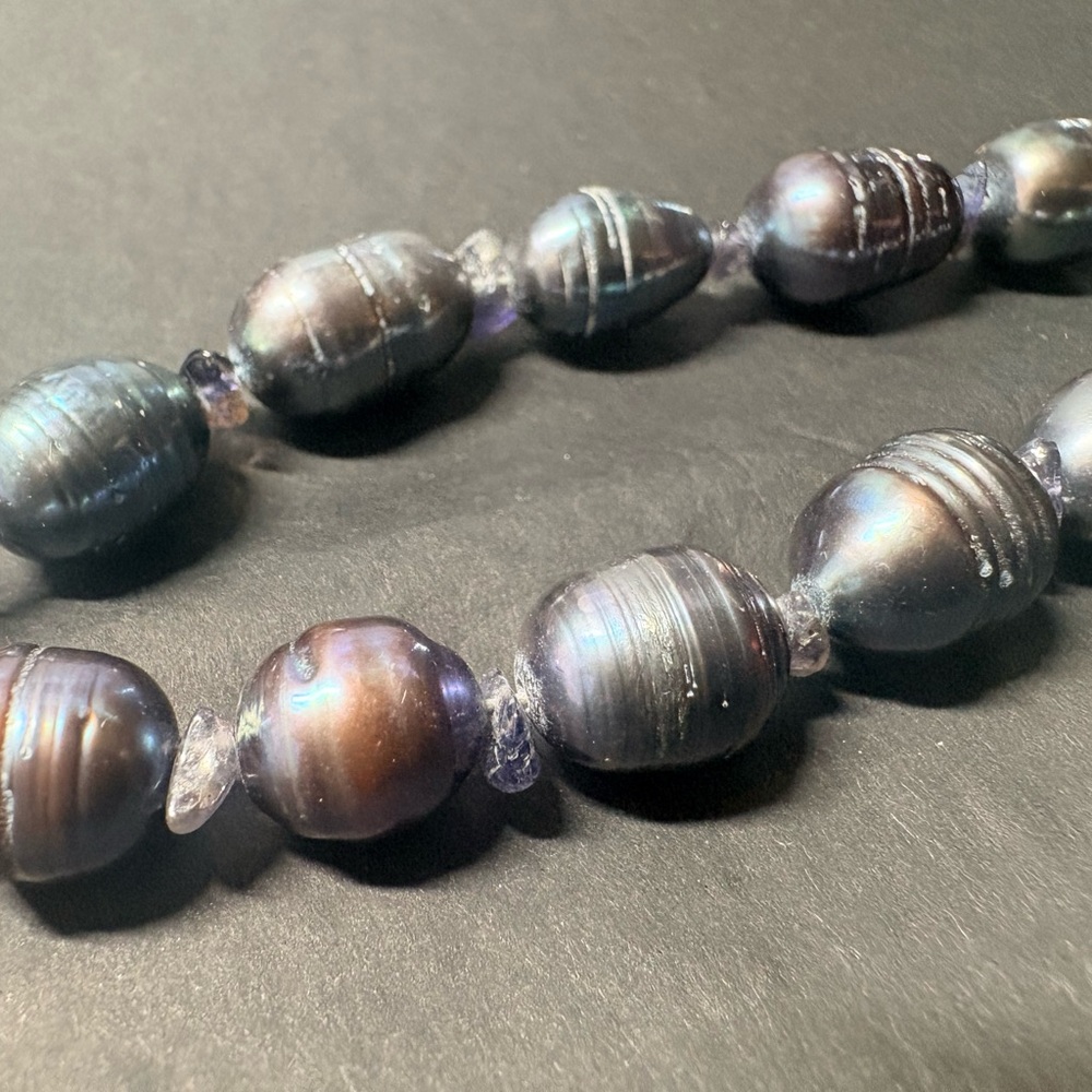 Vintage  Black Pearl Necklace - Picture 2 of 3